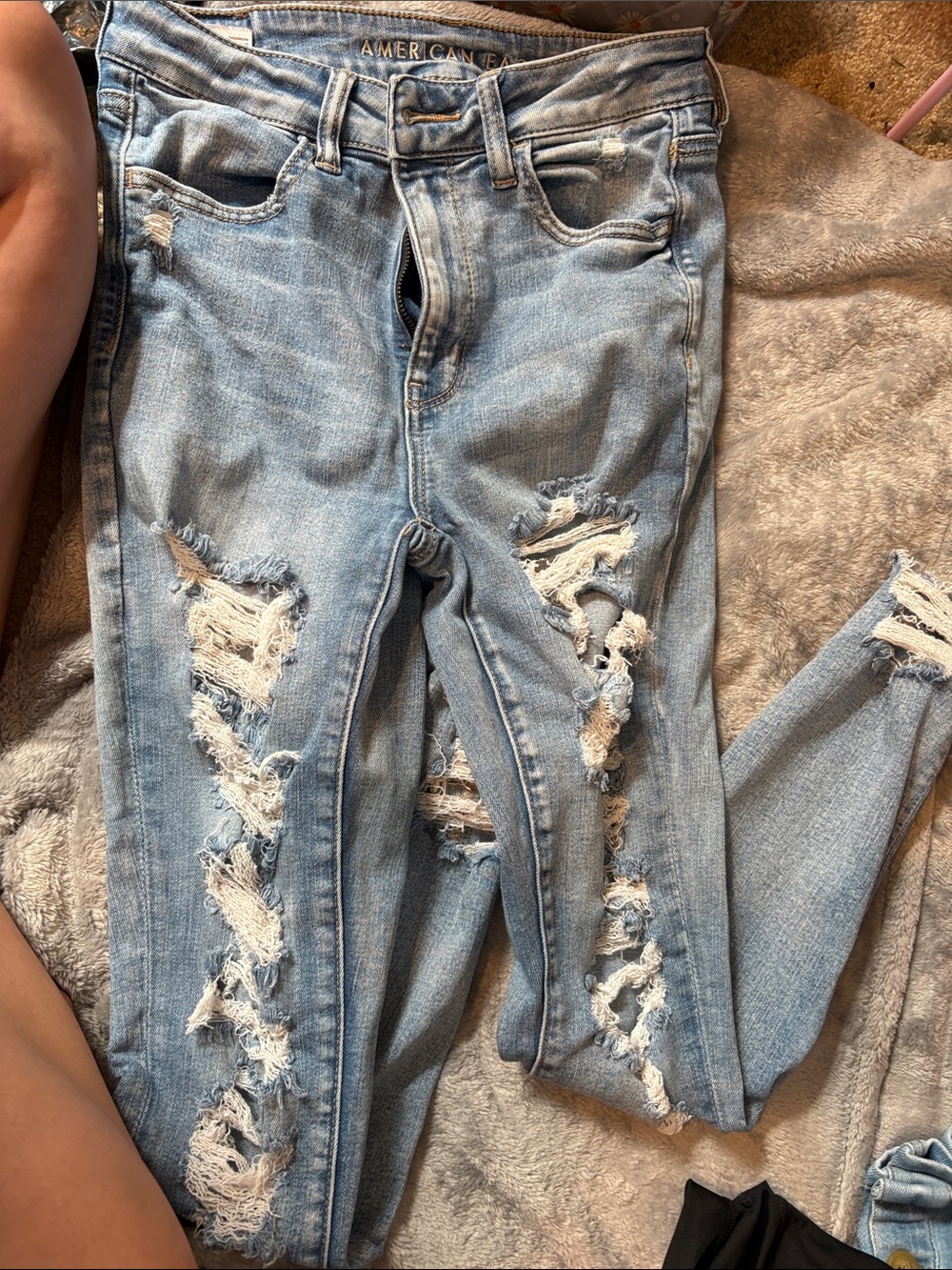 American Eagle Outfitters Light Wash Distressed Skinny Jeans